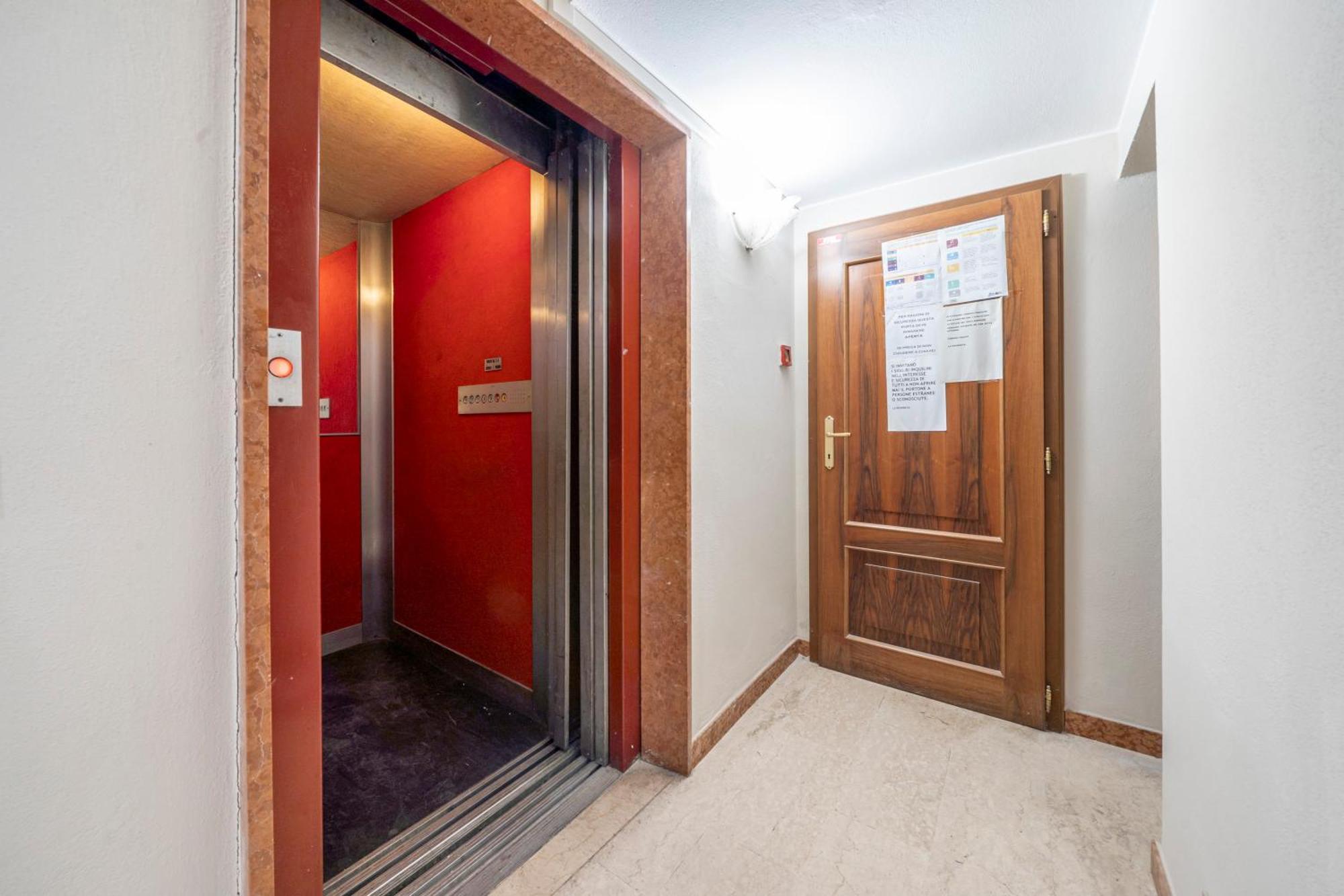Via Emilia Centro - Stupendo Appartamento A モデナ エクステリア 写真