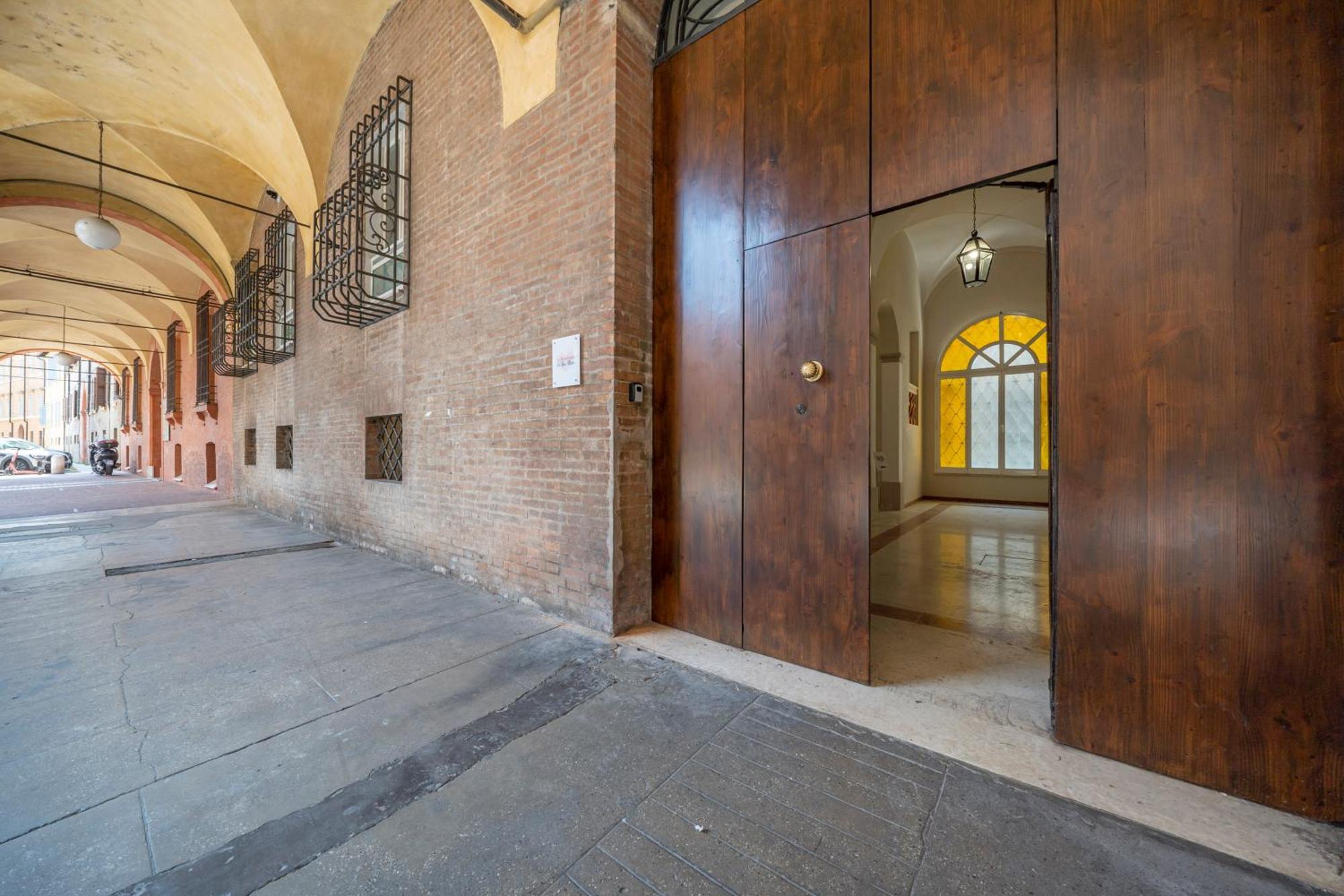 Via Emilia Centro - Stupendo Appartamento A モデナ エクステリア 写真